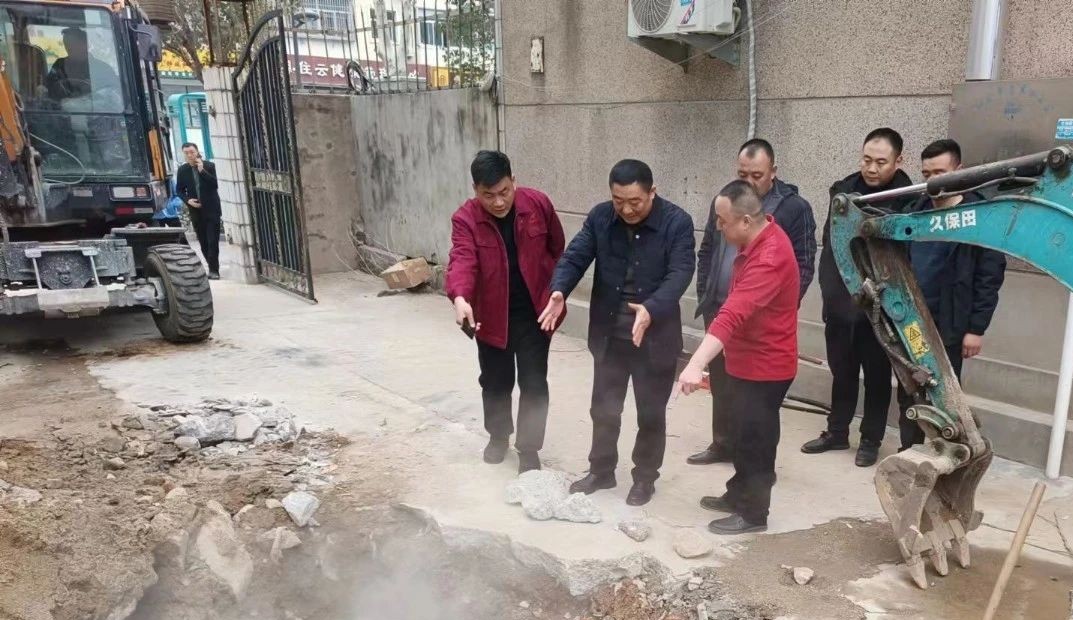【恒益熱力】爭(zhēng)分奪秒急搶修 無(wú)畏嚴(yán)寒保供暖