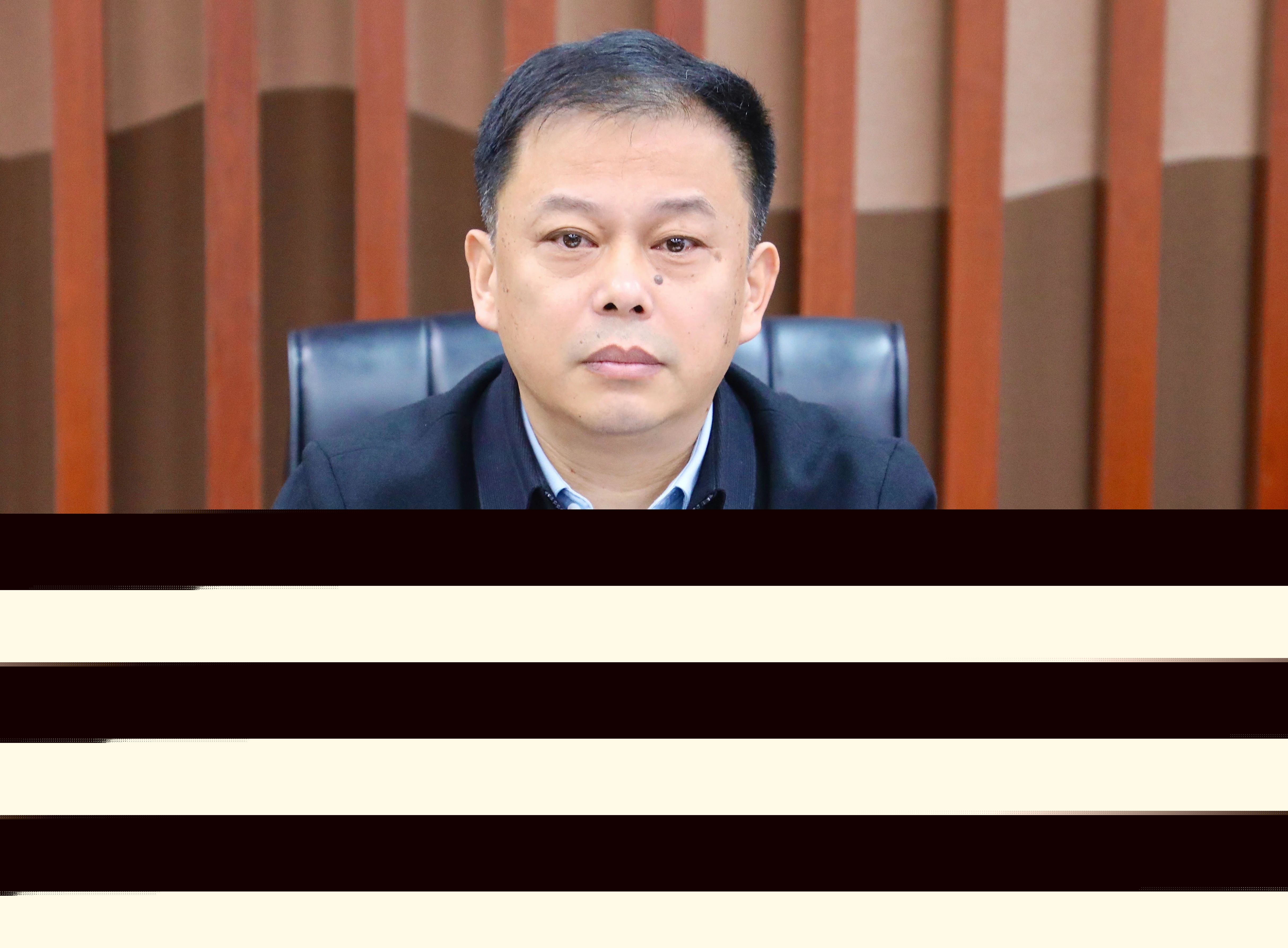全力以赴打好年度“收官戰(zhàn)”！宏河集團召開1-3季度經(jīng)營形勢分析暨決戰(zhàn)四季度動員會1.jpg